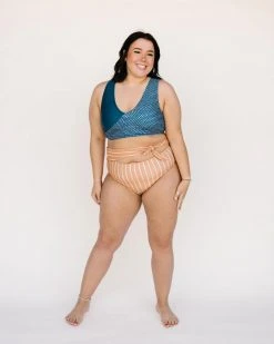 Nani Swimwear Squared Switch V Crop 29 Nani Swimwear Squared Switch V Crop