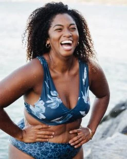 Nani Swimwear Laie Switch V Crop