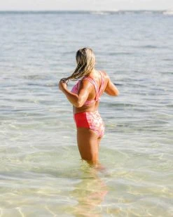 Nani Swimwear Ava Switch V Crop